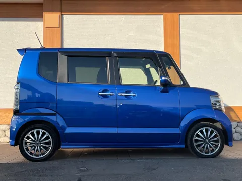 Honda N-BOX Custom