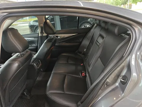Infiniti Q50L