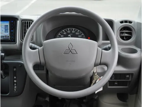 Mitsubishi Minicab Van