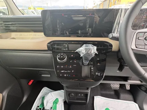 Mitsubishi Delica Mini