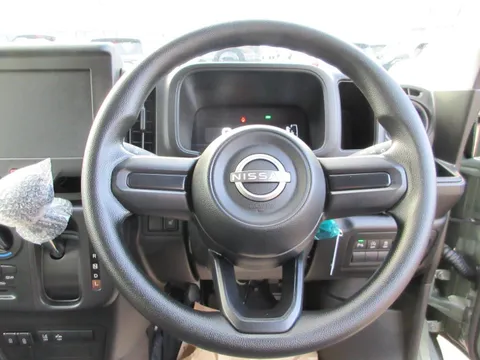 Nissan Clipper Van