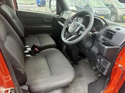 Toyota Pixis Van