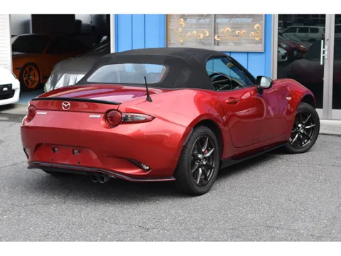Mazda MX-5 (Roadster)