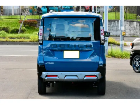 Mitsubishi Delica Mini