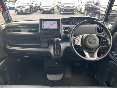Honda N-BOX Custom