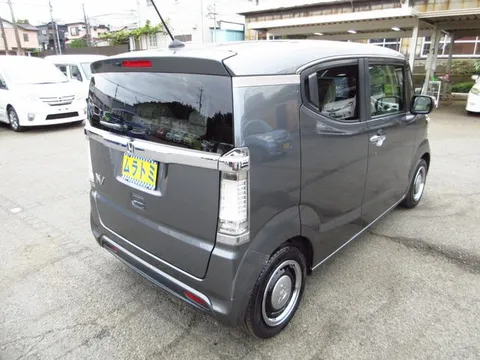 Honda N-BOX Slash