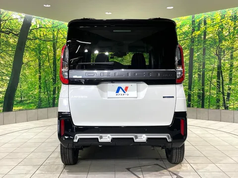 Mitsubishi Delica Mini