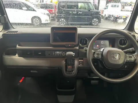 Honda N-BOX Custom