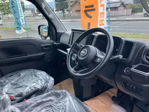 Nissan Clipper Van