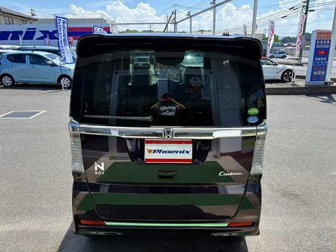 Honda N-BOX Custom