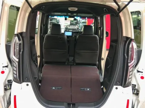 Honda N-BOX Custom