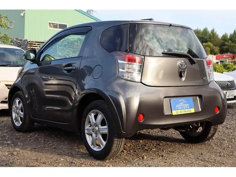 Toyota iQ