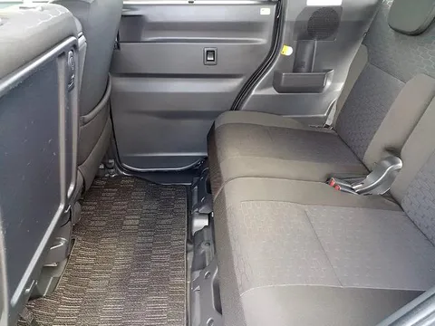 Toyota Pixis Mega