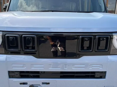 Mitsubishi Delica Mini