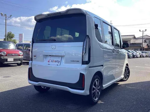 Honda N-BOX Custom