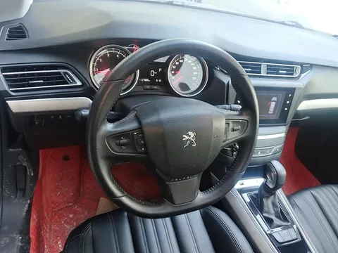 Peugeot 408