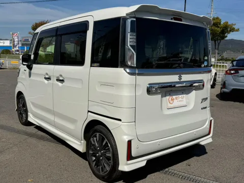 Suzuki Spacia Custom