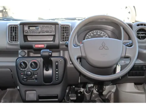 Mitsubishi Minicab Van