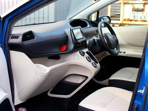 Toyota Sienta