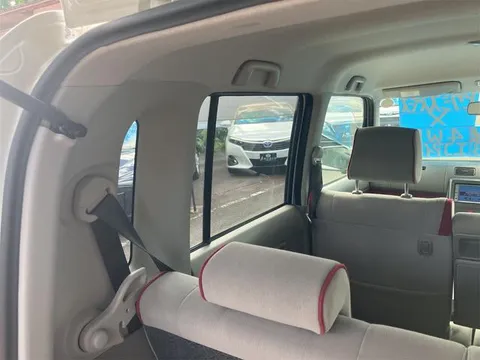 Toyota Pixis Space