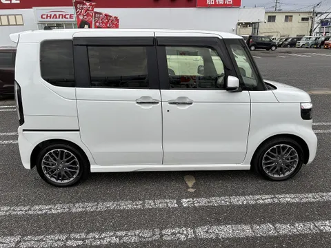 Honda N-BOX Custom