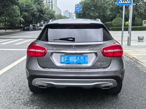 Mercedes-Benz Mercedes-Benz GLA