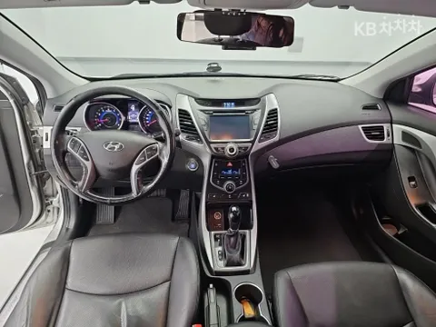 Hyundai Elantra (Avante)