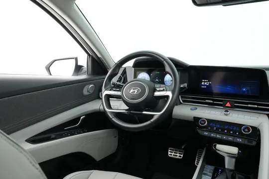Hyundai Elantra (Avante)