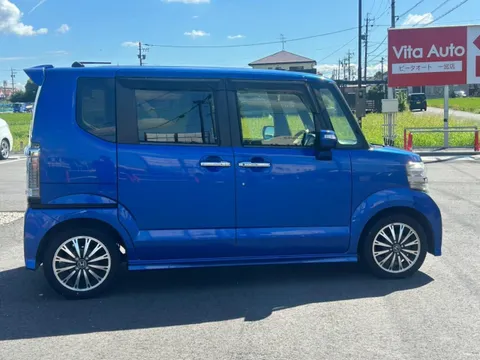 Honda N-BOX Custom