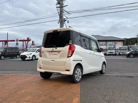 Mitsubishi eK Space