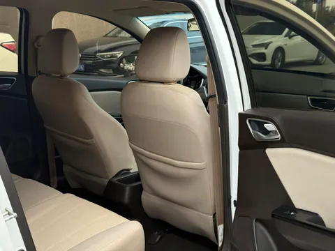 Baojun 310W