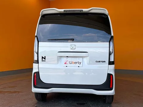 Honda N-BOX Custom
