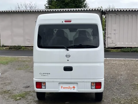 Nissan Clipper Van