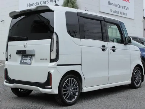 Honda N-BOX Custom