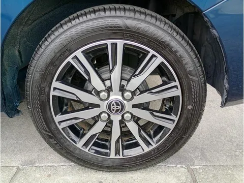 Toyota Pixis Mega