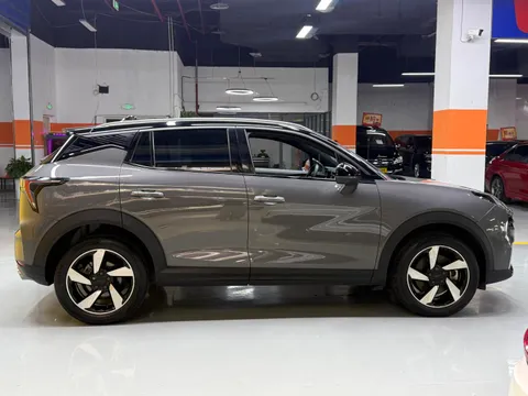 Lynk & Co Lynk & Co 06