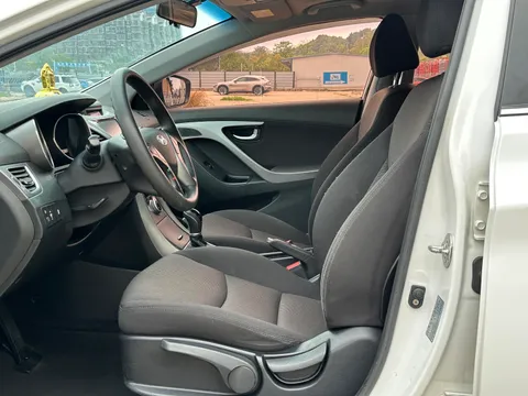 Hyundai Elantra (Avante)