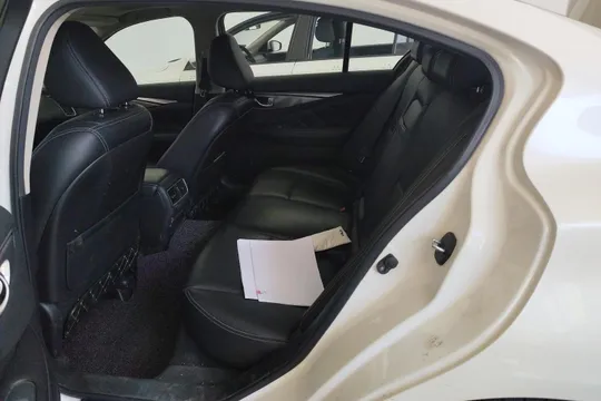 Infiniti Q50L