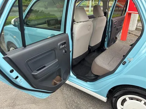 Daihatsu Mira Tocot