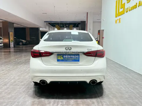 Infiniti Q50L
