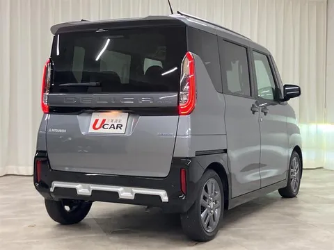 Mitsubishi Delica Mini