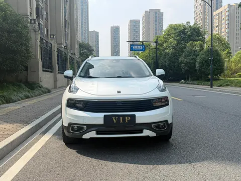 Lynk & Co 01