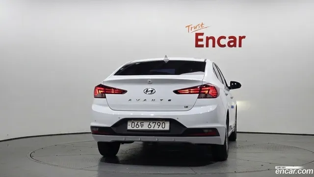 Hyundai Elantra (Avante)