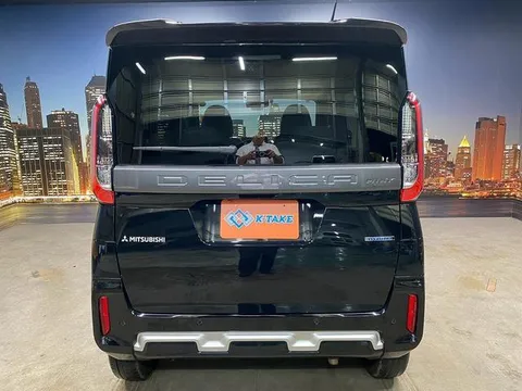 Mitsubishi Delica Mini