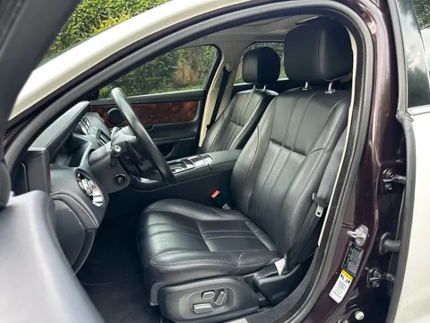 Jaguar XJ