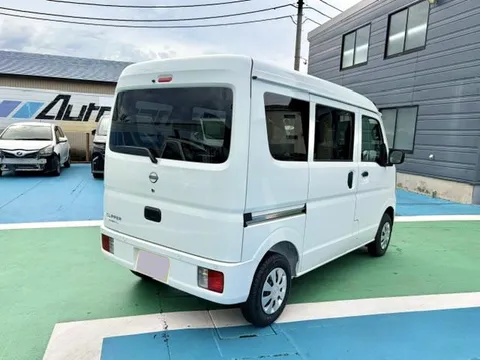 Nissan Clipper Van