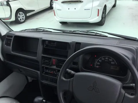 Mitsubishi Minicab Truck