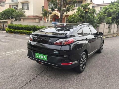 Venucia T90
