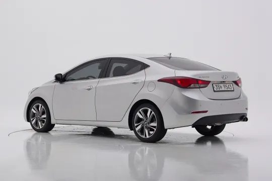 Hyundai Elantra (Avante)