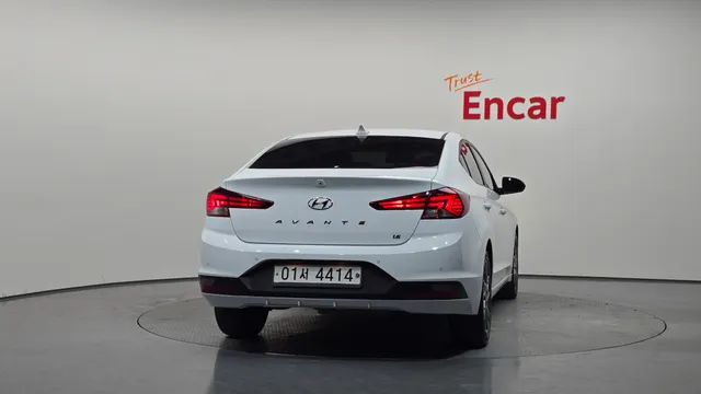 Hyundai Elantra (Avante)